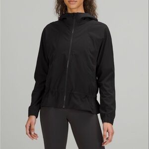 LULULEMON BLACK HOODED OUTDOOR JACKET SIZE 8